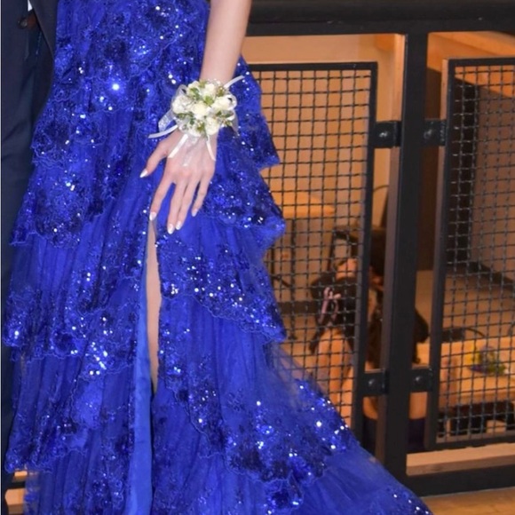 Sherri Hill Size 00 unaltered worn once. No rips, tears or stones missing - Picture 3 of 4